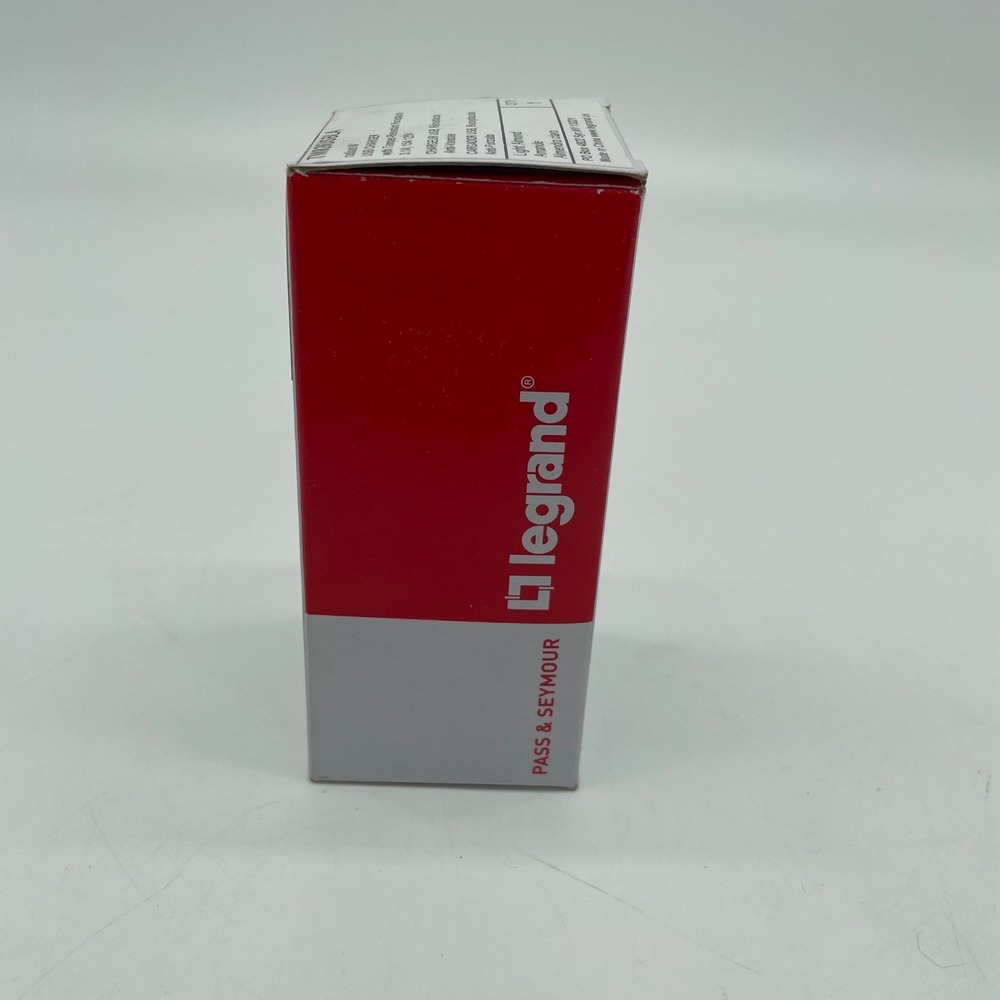 Legrand Radiant 2 Port Decorator Duplex USB Charger & Receptacle TM826USBLA